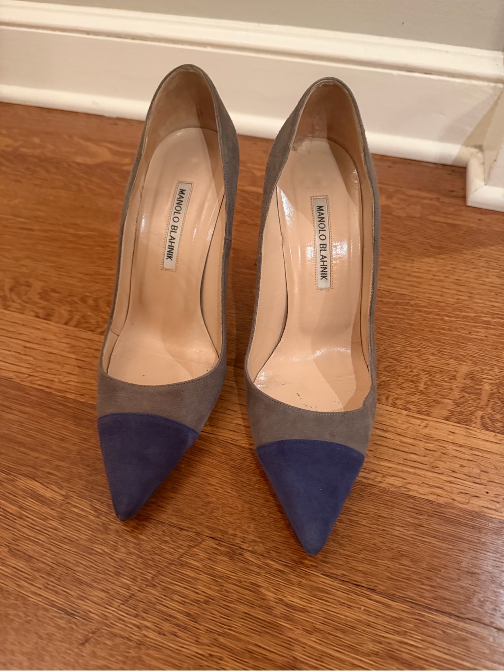 Manolo Blahnik Gray Suede Pumps With Blue Cap Toe